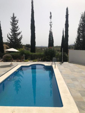 Villa mit Pool um deine Sinne zu entspannen
